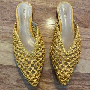 Schutz Yellow Mules Sz 9 New